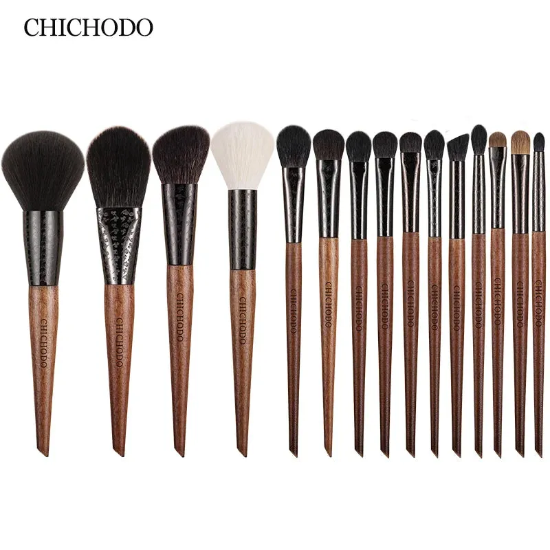 Natural & Synthetic Makeup Brushes