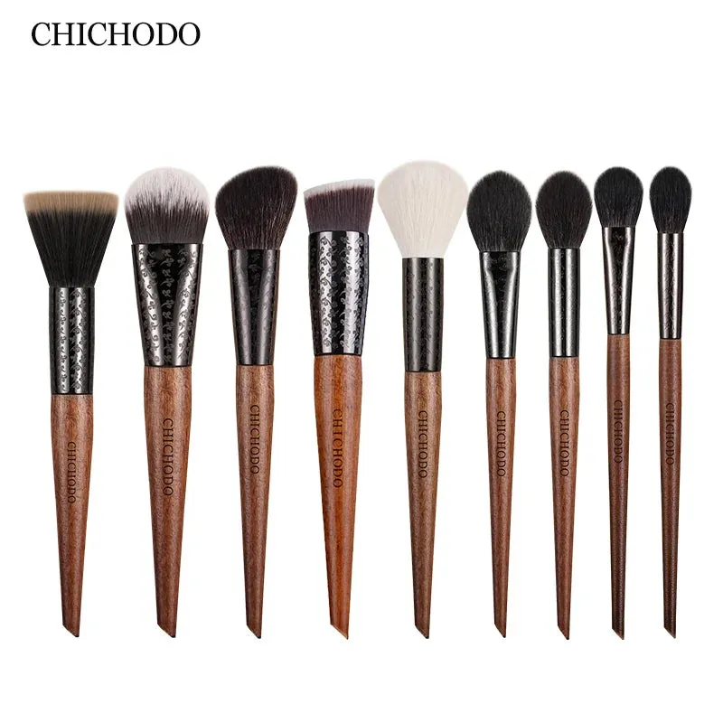 Natural & Synthetic Makeup Brushes