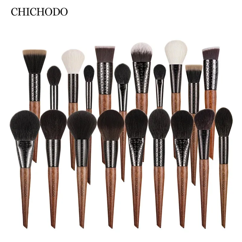 Natural & Synthetic Makeup Brushes