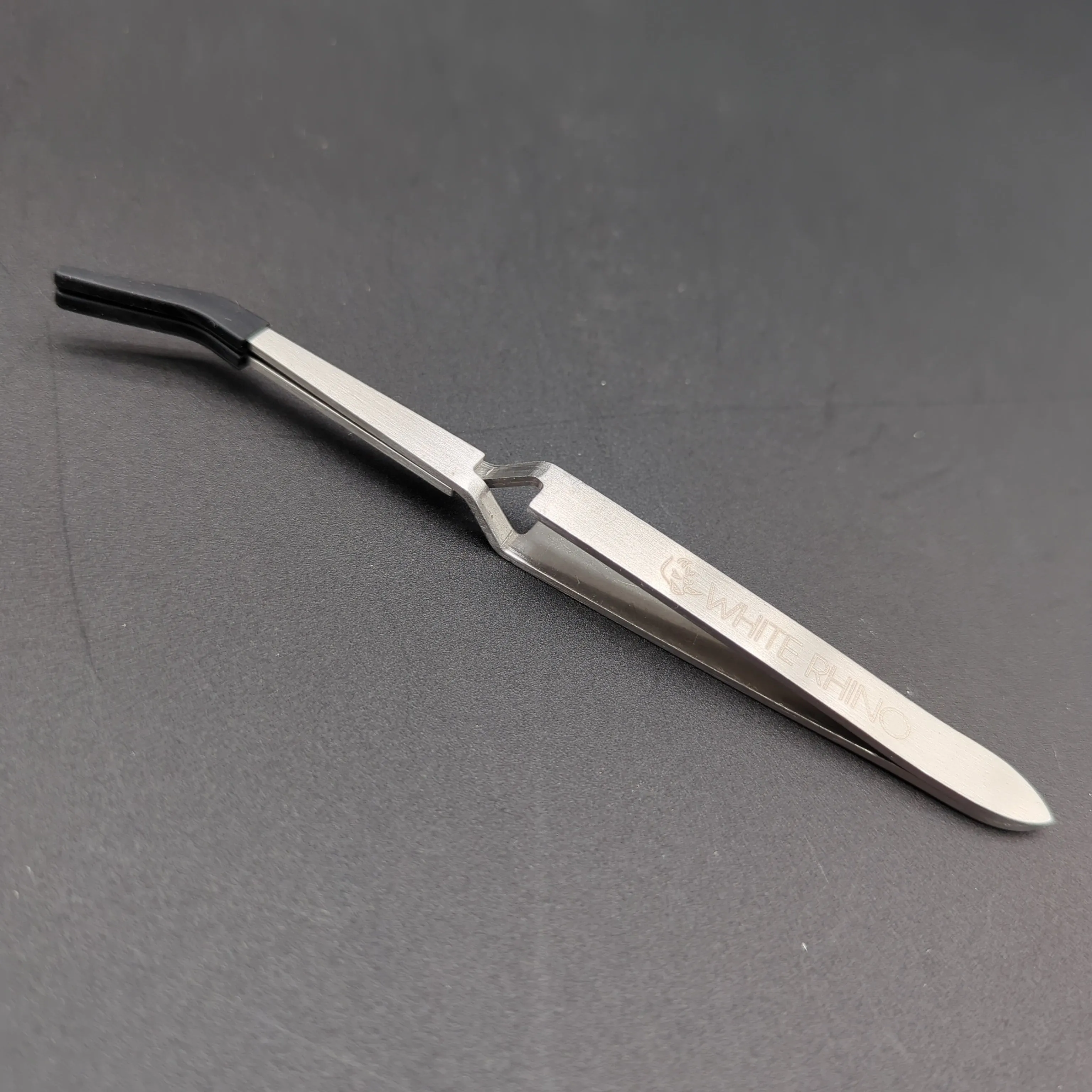 White Rhino Reverse Tweezers w/ Silicone Tip